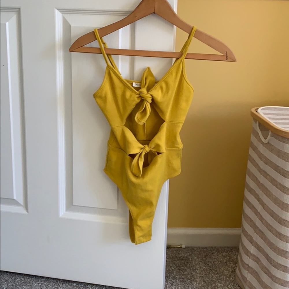 Front tie, golden yellow body suit